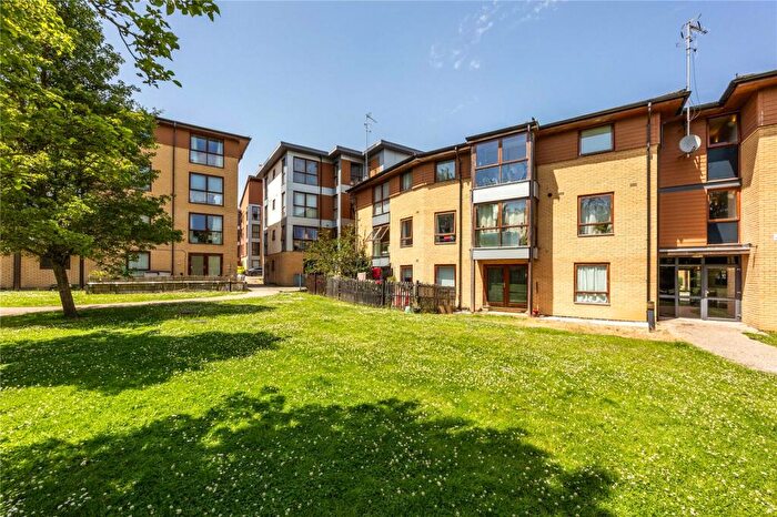 2 Bedroom Apartment For Sale In Commonwealth Drive, Crawley, West Sussex, RH10