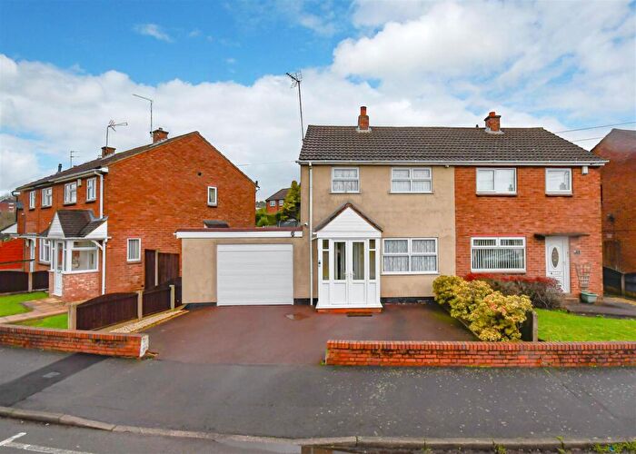 2 Bedroom Semi Detached House For Sale In Roundhouse Road, Dudley, DY3