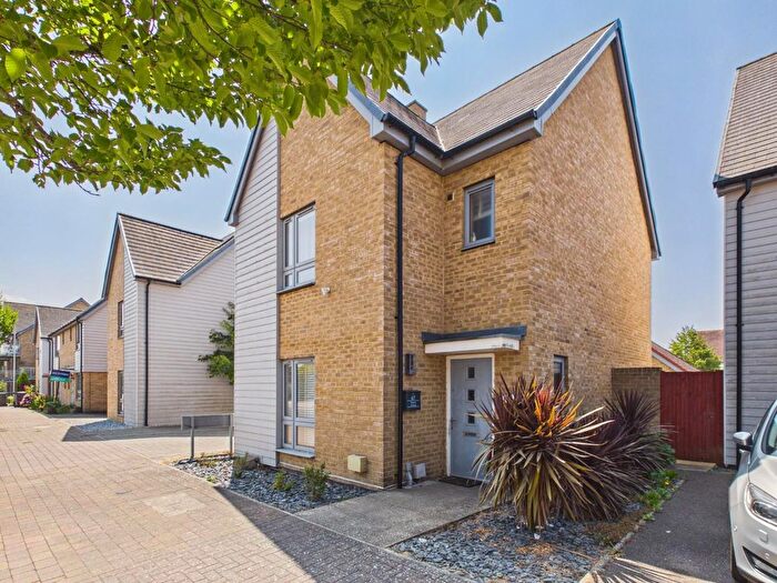 4 Bedroom Detached House For Sale In Repton Avenue, Ashford, TN23