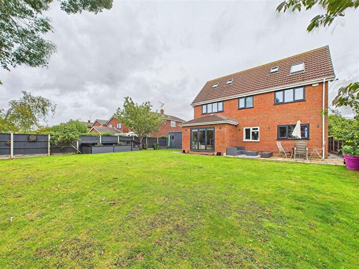 5 Bedroom Detached House For Sale In Bartlett Close, Mayland, Chelmsford, CM3