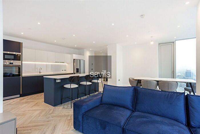 3 Bedroom Flat To Rent In Bankside Boulevard, Salford, Greater Manchester, M3