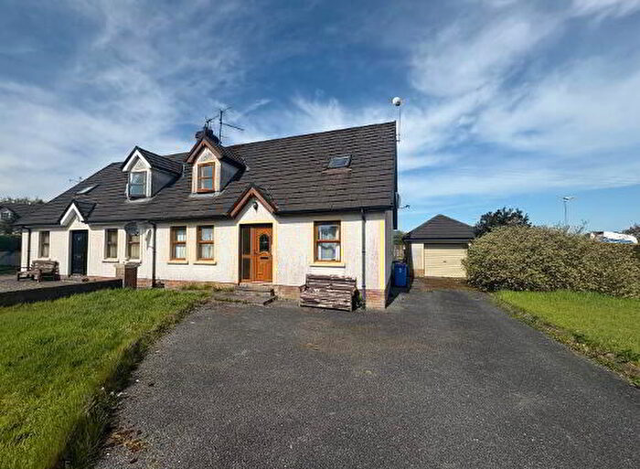 3 Bedroom Semi-detached Chalet Bungalows For Sale In Fasglashagh Close, Dungannon, BT70