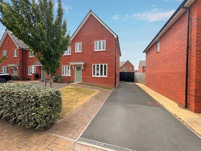 3 Bedroom End Of Terrace House For Sale In Violet Way, Holmes Chapel, CW4