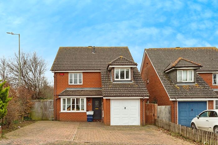 5 Bedroom Detached House For Sale In Hadrian Gardens, Ashford, TN23