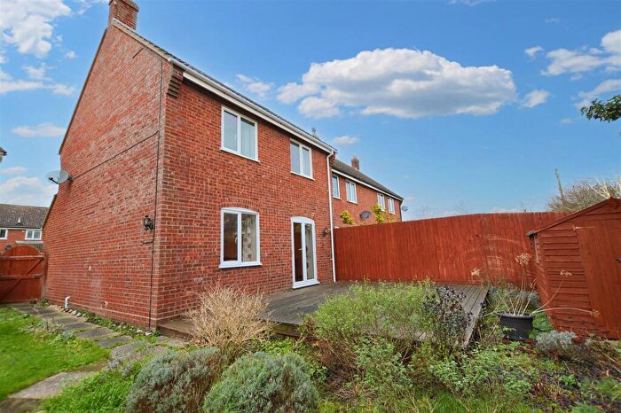 3 Bedroom End Of Terrace House For Sale In The Meadows, Gresham, Norwich, NR11