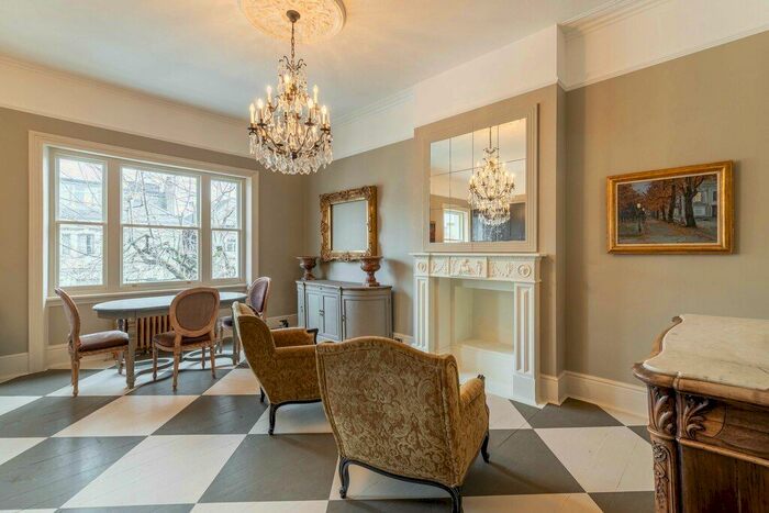 1 Bedroom Flat To Rent In Redcliffe Gardens, Chelsea, SW10