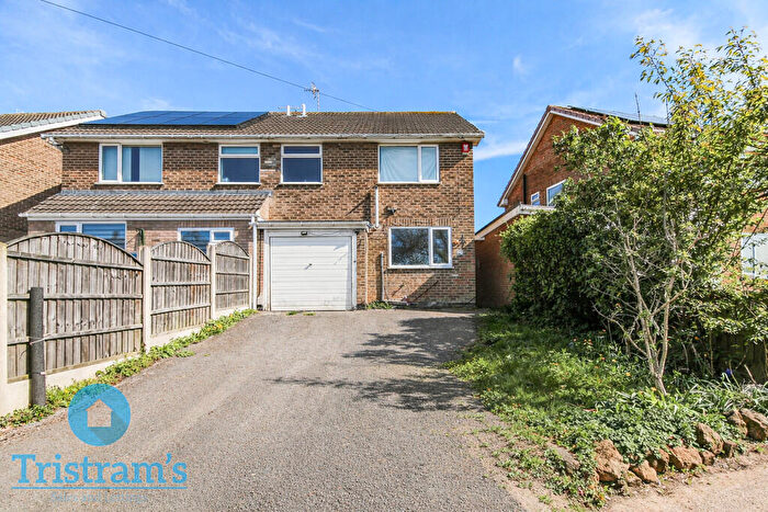 3 Bedroom Semi-Detached House For Sale In Melbourne Road, Stapleford, NG9