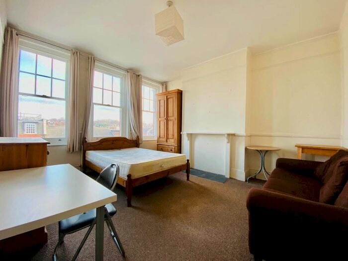 4 Bedroom Flat To Rent In Holloway Road, Islington, N1
