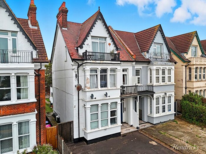 1 Bedroom Flat For Sale In Genesta Road, Westcliff-On-Sea, SS0