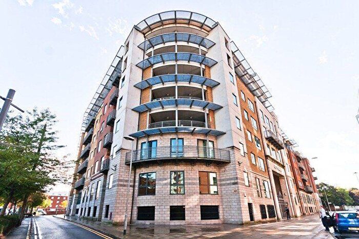 2 Bedroom Apartment To Rent In City South, City Road East, Manchester, M15