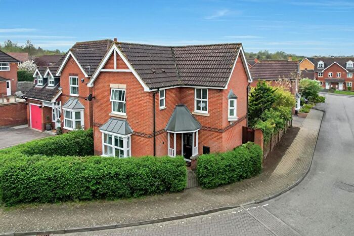 3 Bedroom Detached House For Sale In Hengistbury Lane, Tattenhoe, Milton Keynes, MK4