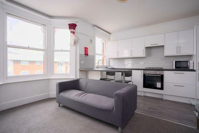 5 Bedroom End Of Terrace House To Rent In Eastern Road, Brighton, BN2