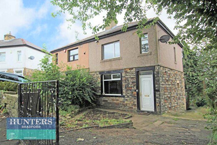 3 Bedroom Semi-Detached House To Rent In Rayner Avenue Girlington, Bradford, West Yorkshire, BD8
