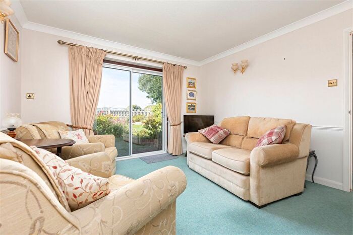 3 Bedroom Bungalow For Sale In High Street, Langford, SG18