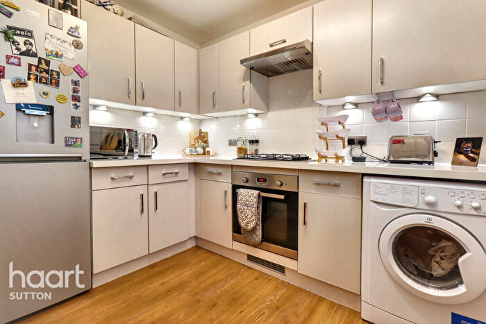 1 Bedroom Flat For Sale In Crown Road, Sutton, SM1