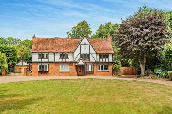 6 Bedroom Detached House For Sale In Hawthorn Hill, Warfield, Bracknell, Berkshire, RG42