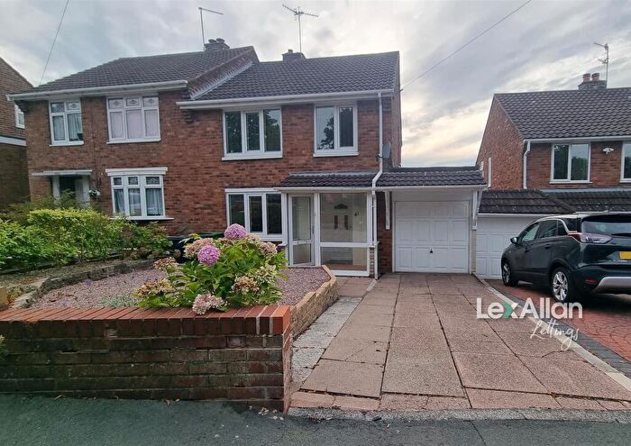 3 Bedroom Semi Detached House To Rent In Harrison Road, Wordsley, Stourbridge, DY8