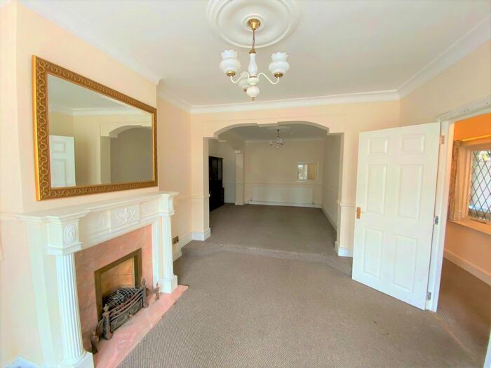 7 Bedroom Detached House To Rent In Dymoke Road, Hornchurch, RM11