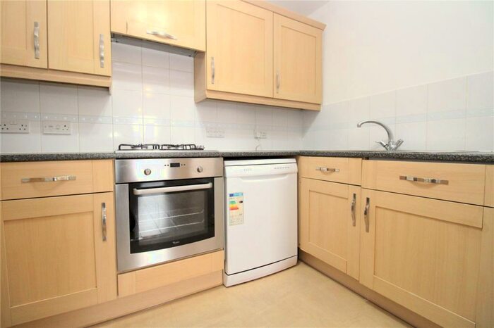 2 Bedroom Apartment To Rent In Compair Crescent, Ipswich, IP2