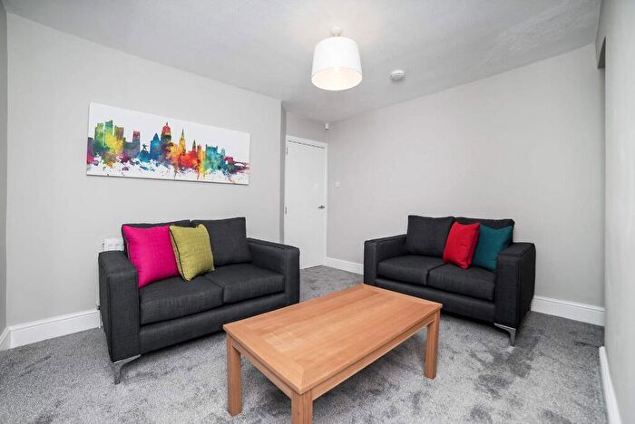 4 Bedroom House To Rent In Cottesmore Road, Nottingham, Nottinghamshire, NG7