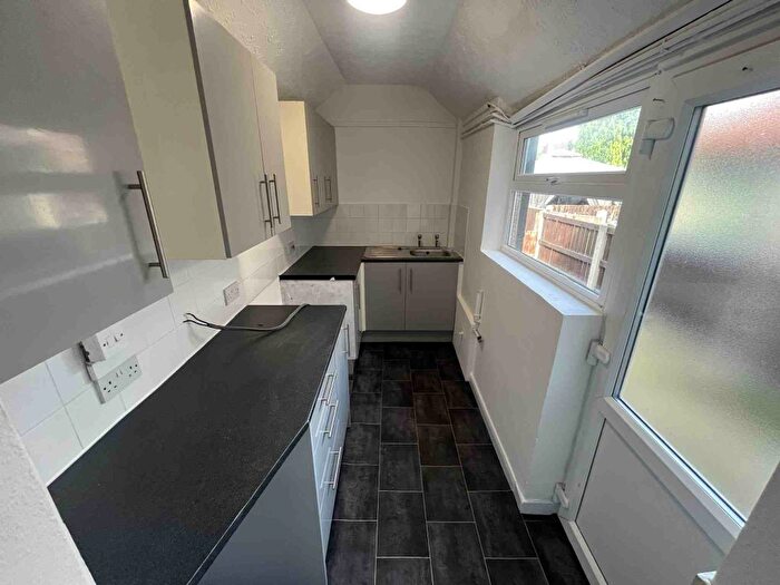 3 Bedroom Terraced House To Rent In Bowling Street, Mansfield, NG18