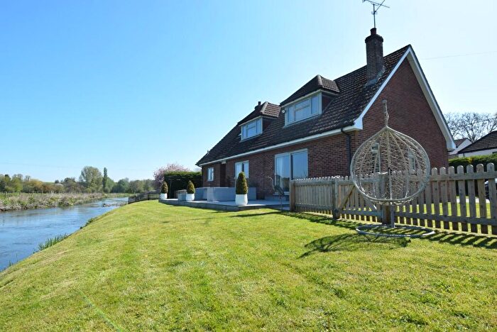 5 Bedroom Detached House For Sale In The Ham, Durrington, SP4