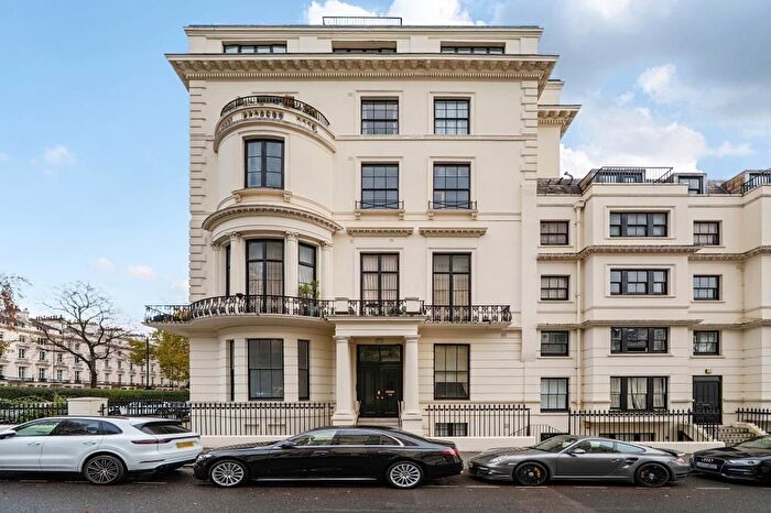 2 Bedroom Flat For Sale In Westbourne Terrace, London, W2