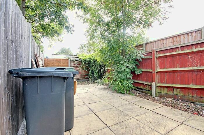 2 Bedroom Maisonette To Rent In Green Street, Enfield, EN3