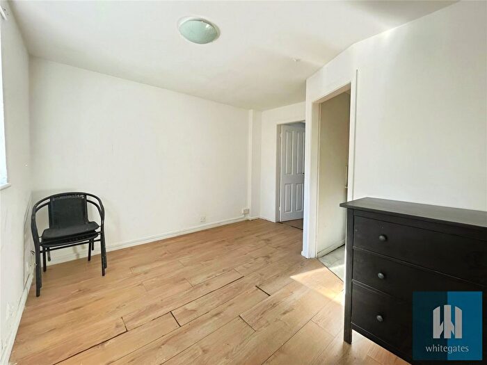 1 Bedroom Flat To Rent In Leeds Road, Huddersfield, HD2