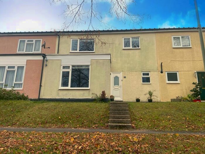 3 Bedroom House To Rent In Kenilworth Road, Basingstoke, RG23