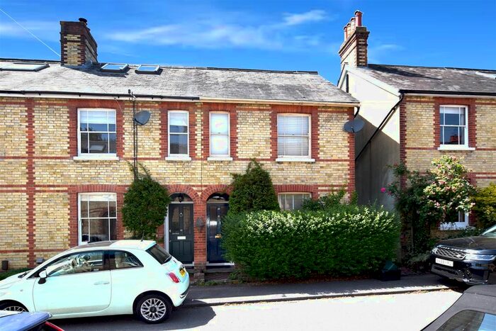 2 Bedroom Property To Rent In Norbury Road, Reigate, RH2