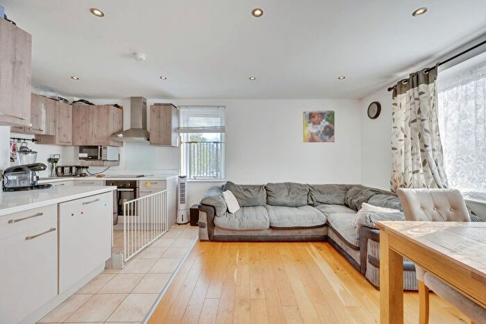 2 Bedroom Flat For Sale In Lewis Road, Sutton, SM1