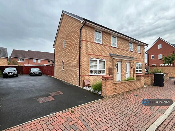 3 Bedroom Semi-Detached House To Rent In Tivington Lane, Leicester, LE4