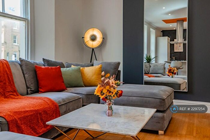 2 Bedroom Flat To Rent In Adelaide Mansions, Hove, BN3