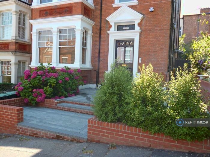 Studio To Rent In Southwood Avenue, London, N6