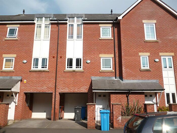 3 Bedroom House To Rent In Drayton Street, Hulme, Manchester, M15