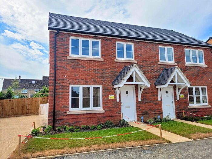 2 Bedroom Semi-Detached House For Sale In Cote Road, Aston, OX18