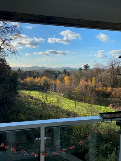 2 Bedroom Flat To Rent In Weston Park Court, Weston Park East, Bath BA1