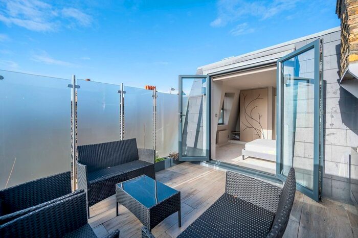 3 Bedroom Maisonette To Rent In Renmuir Street, Tooting, London, SW17