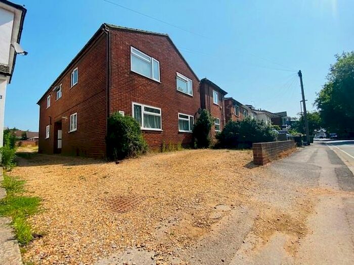 1 Bedroom Flat To Rent In Millbrook Road East, Southampton, SO15