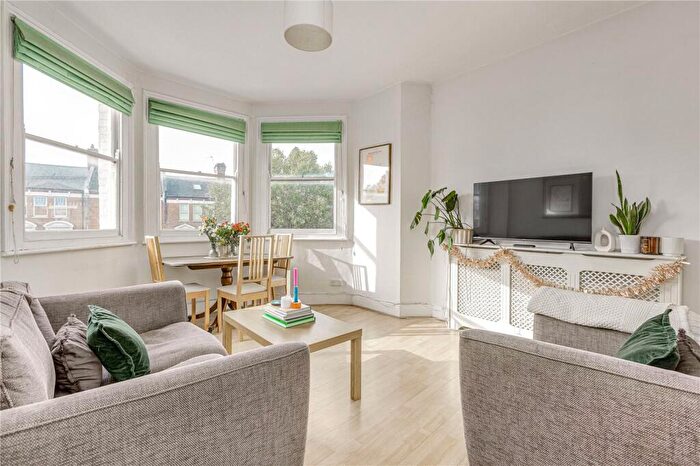 2 Bedroom Flat To Rent In Lavender Sweep, Clapham Junction, SW11