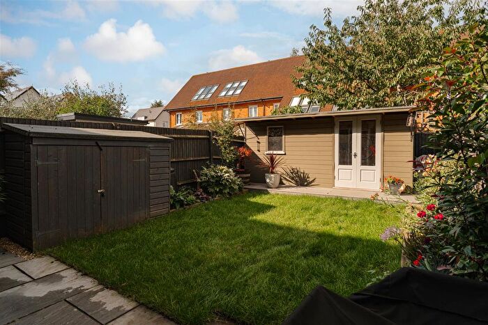 3 Bedroom Terraced House For Sale In Lilley Mead, Redhill, RH1