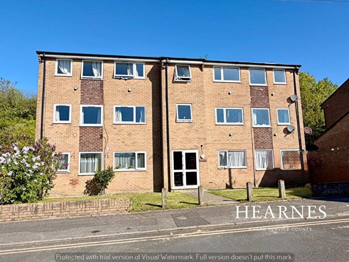 2 Bedroom Flat For Sale In Slepe Crescent, Poole, BH12