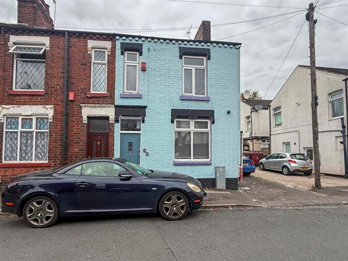 4 Bedroom End Of Terrace House To Rent In Portland Street, Hanley, ST1