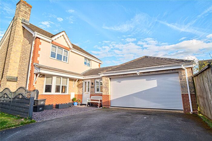 4 Bedroom Detached House For Sale In Jack Thorne Close, Peatmoor, Swindon, SN5