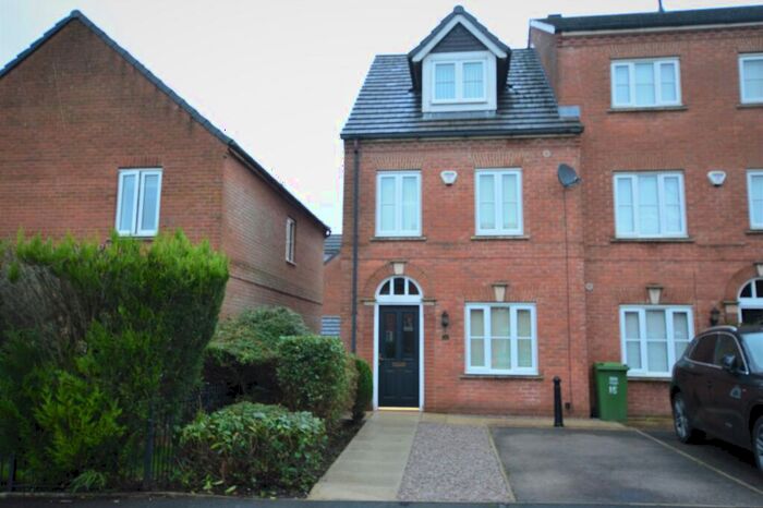 3 Bedroom Town House To Rent In Hallbridge Gardens, Astley Bridge, Bolton, BL1