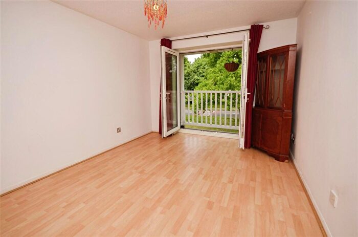 1 Bedroom Apartment For Sale In Whinchat, Aylesbury, Buckinghamshire, HP19