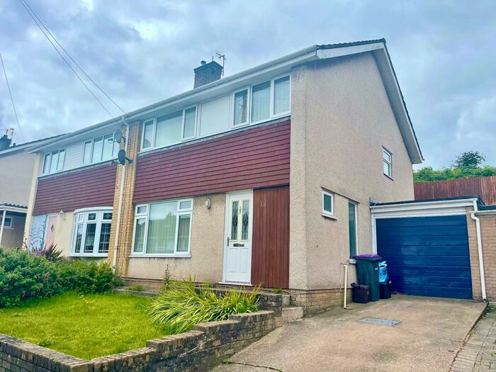 3 Bedroom SemiDetached House For Sale In Maes Y Celyn, Griffithstown