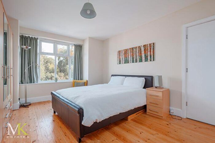 5 Bedroom Detached House For Sale In Cheriton Avenue, Bournemouth, BH7
