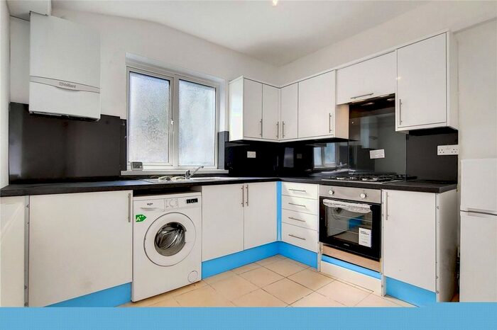 1 Bedroom Flat To Rent In Glyn Road, London, Uk, E5